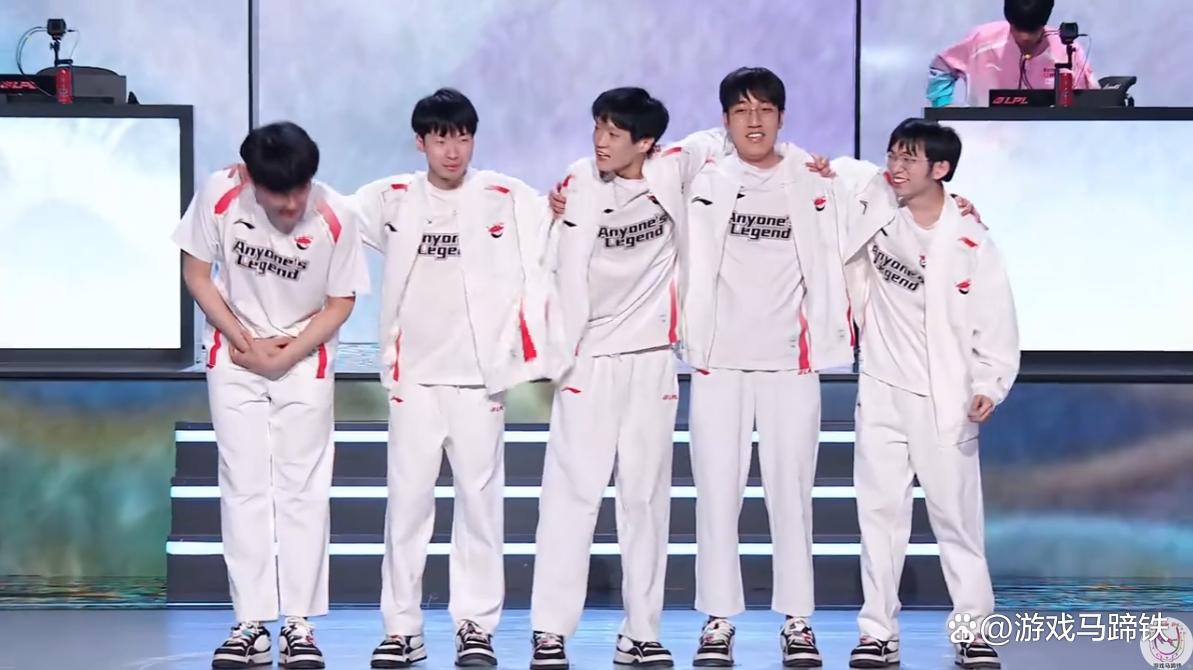 关于MAD碾压JDG，Elk极限生还后反打焦点之战2025世界赛，成为赛场最大亮点的信息