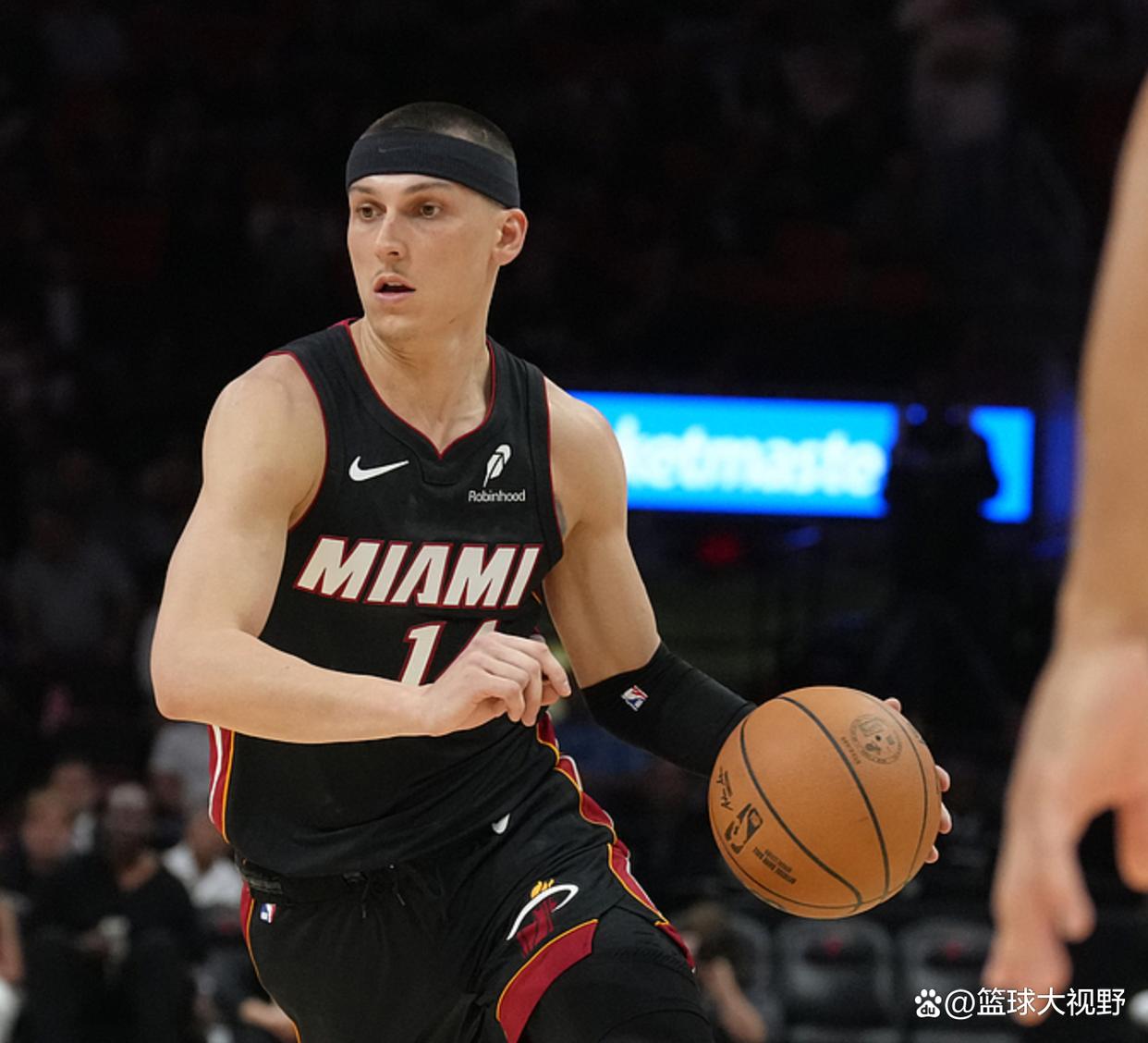 意大利男篮逆转塞尔维亚男篮，阿德巴约打破历史纪录的简单介绍