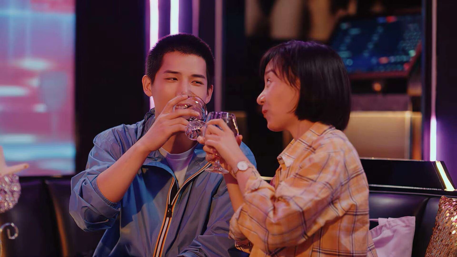 开云-铁幕降临！灰熊防守枷锁绞杀山西，超级外援米切尔逆境暴走定乾坤