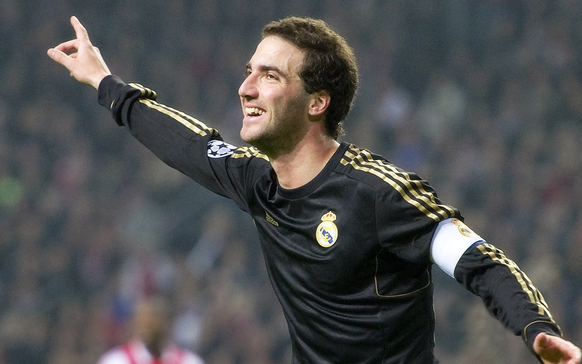 开云体育入口-绿茵场上的完美风暴，雷恩爆冷击沉黄色潜水艇，蒂亚戈演绎中场统治艺术