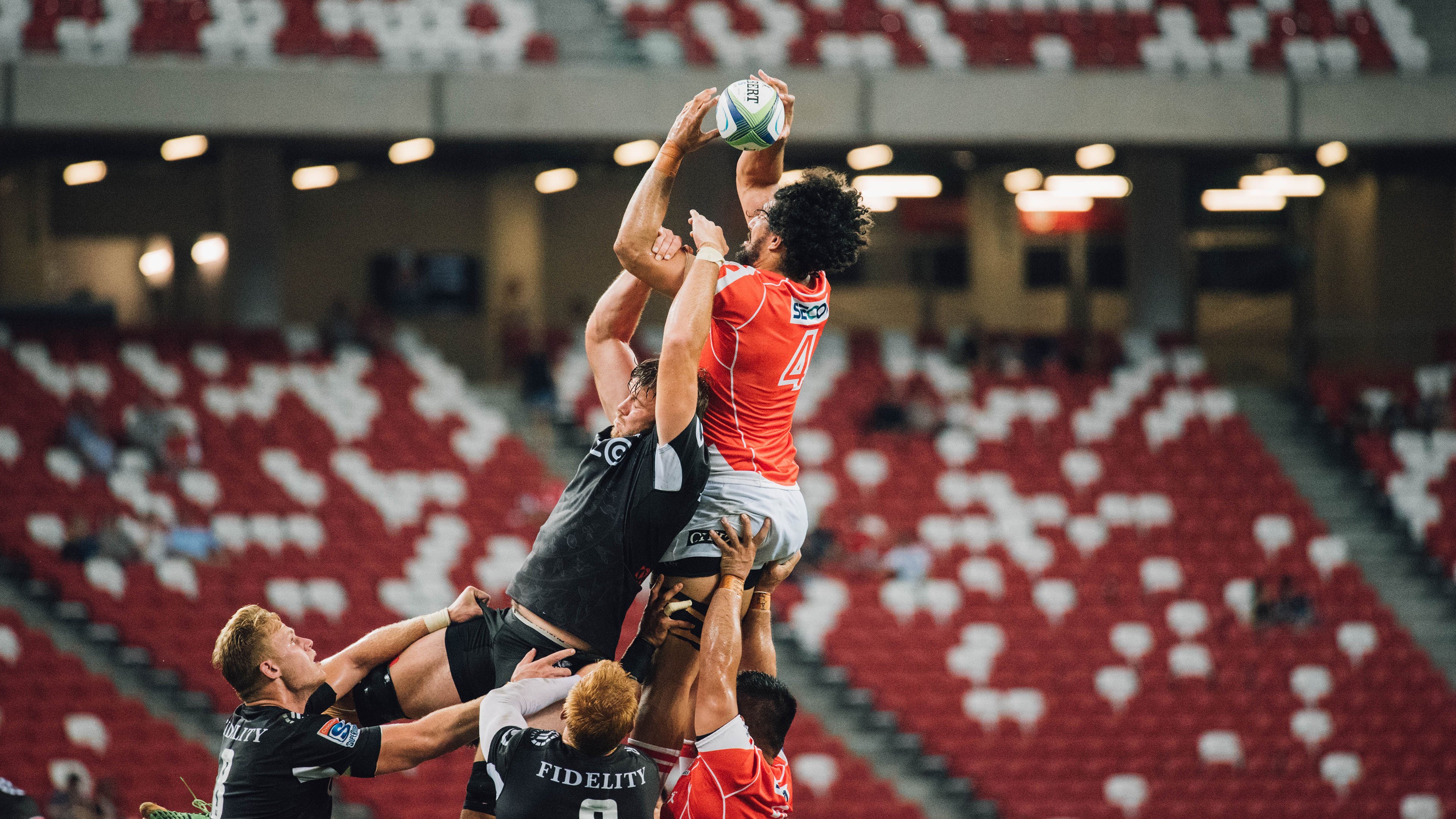 西甲国家德比之夜，篮球巨星西亚卡姆跨界刷屏，纪录如何打破次元壁？